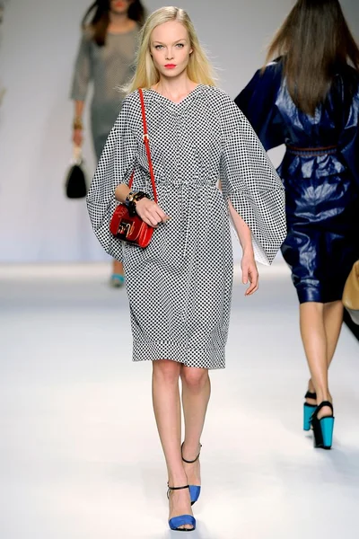 Look 12